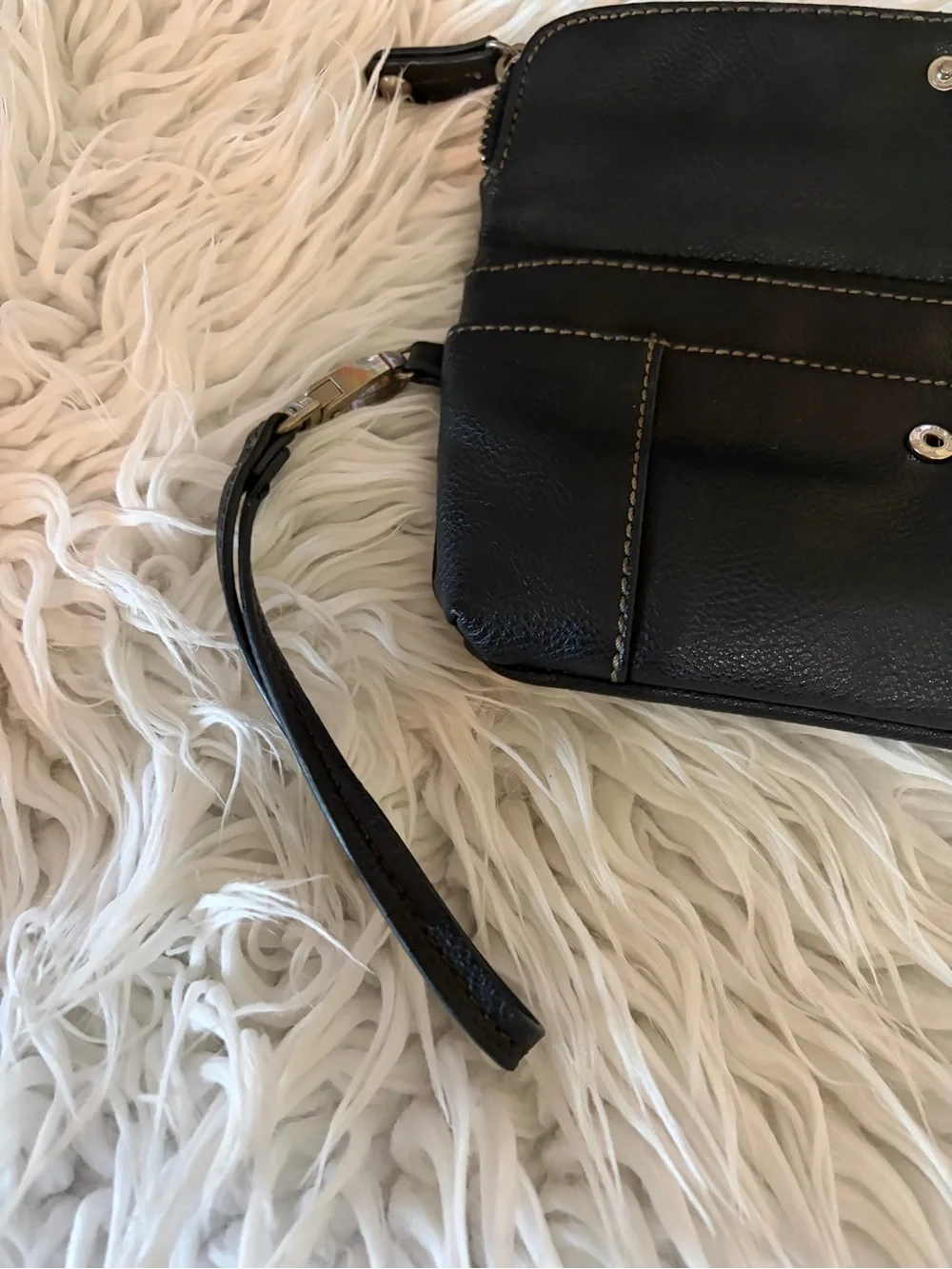 Nine West Black Leather Zip-Top Wristlet Clutch